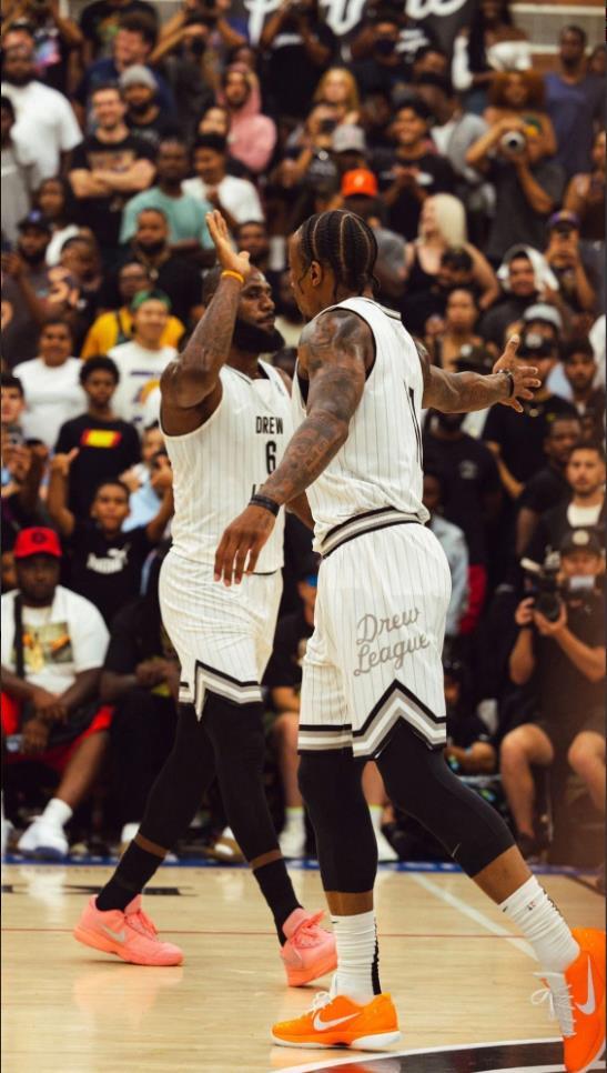 他凭借被称 他凭借被称